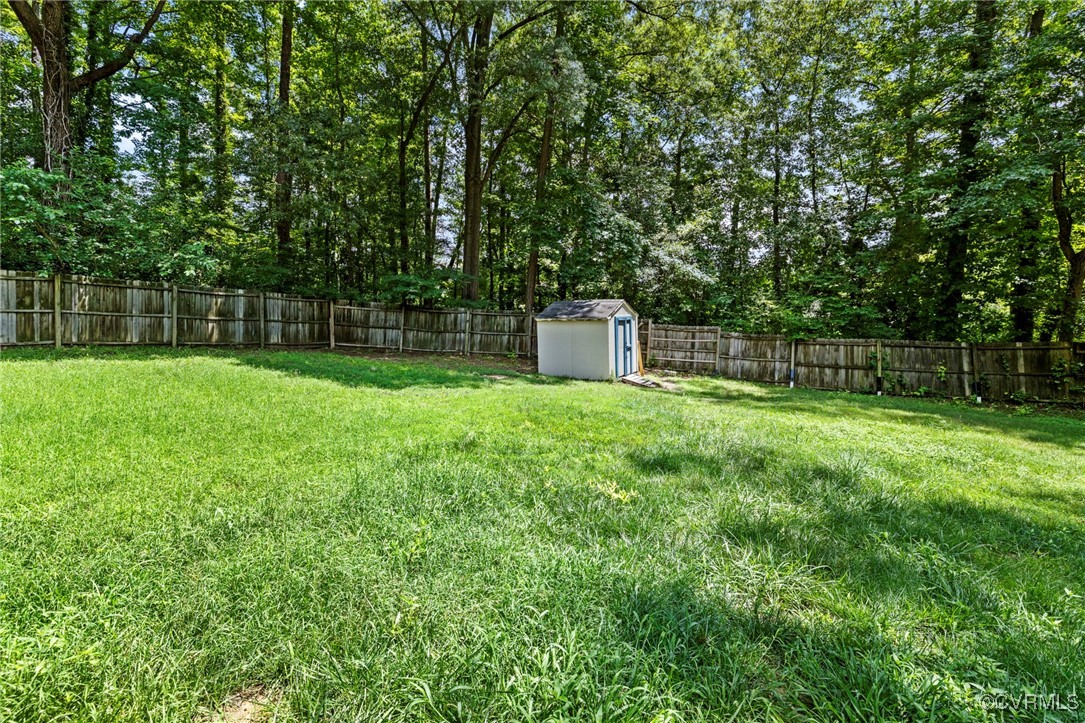 2301 Stratford Ct