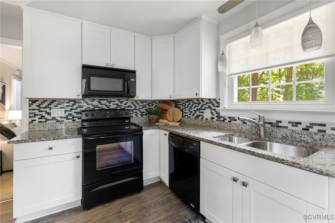 2301 Stratford Ct