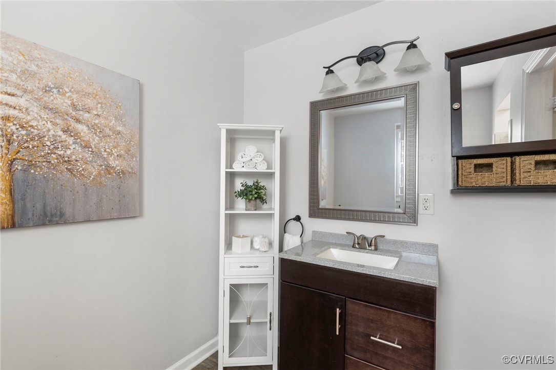 2301 Stratford Ct