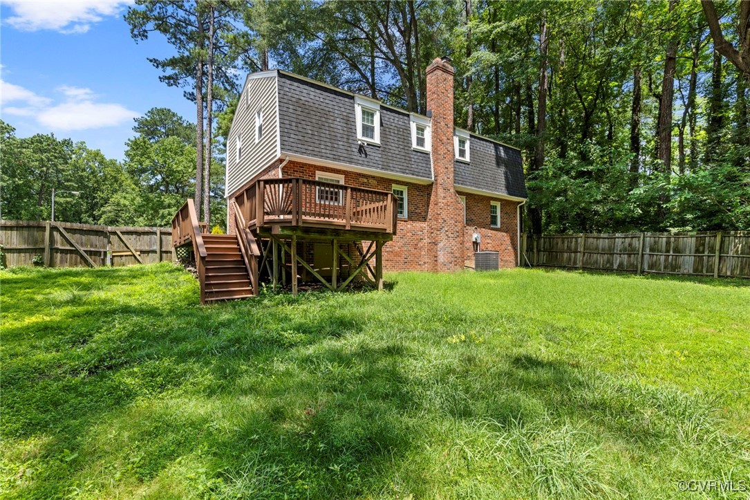 2301 Stratford Ct
