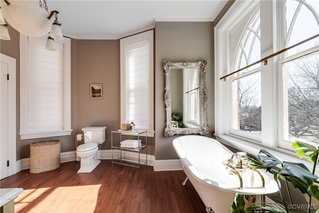 2002 Princess Anne Ave