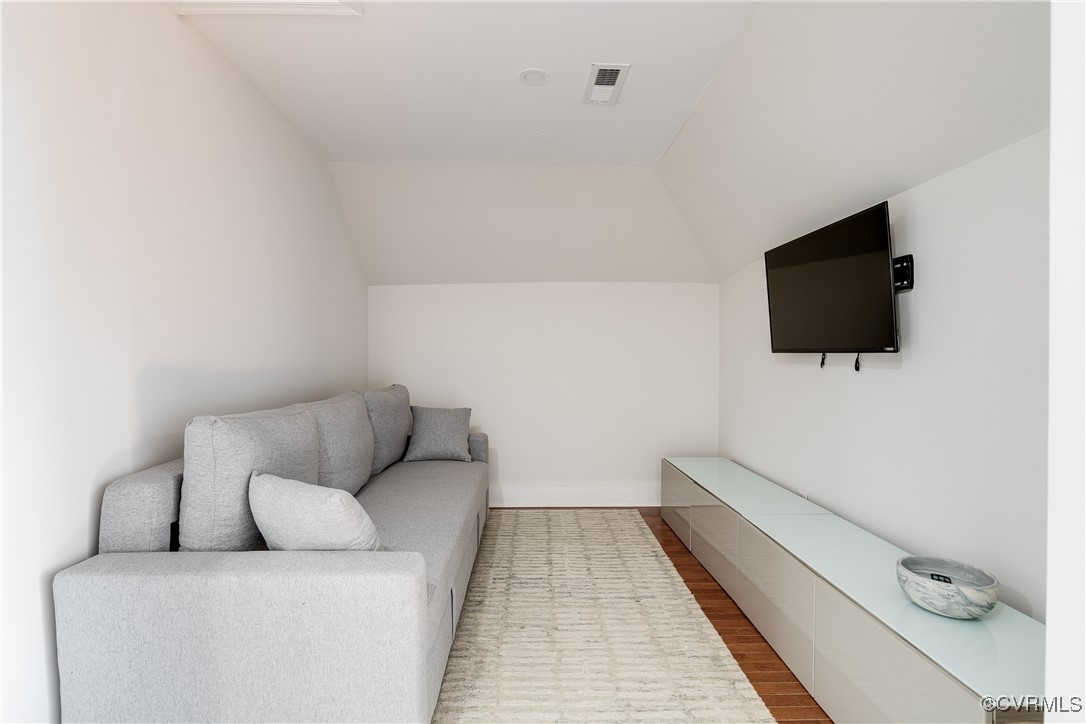 2002 Princess Anne Ave