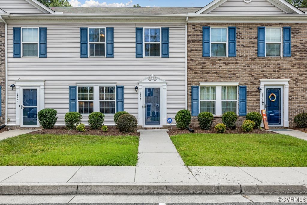 1502 Stonewall Manor Dr