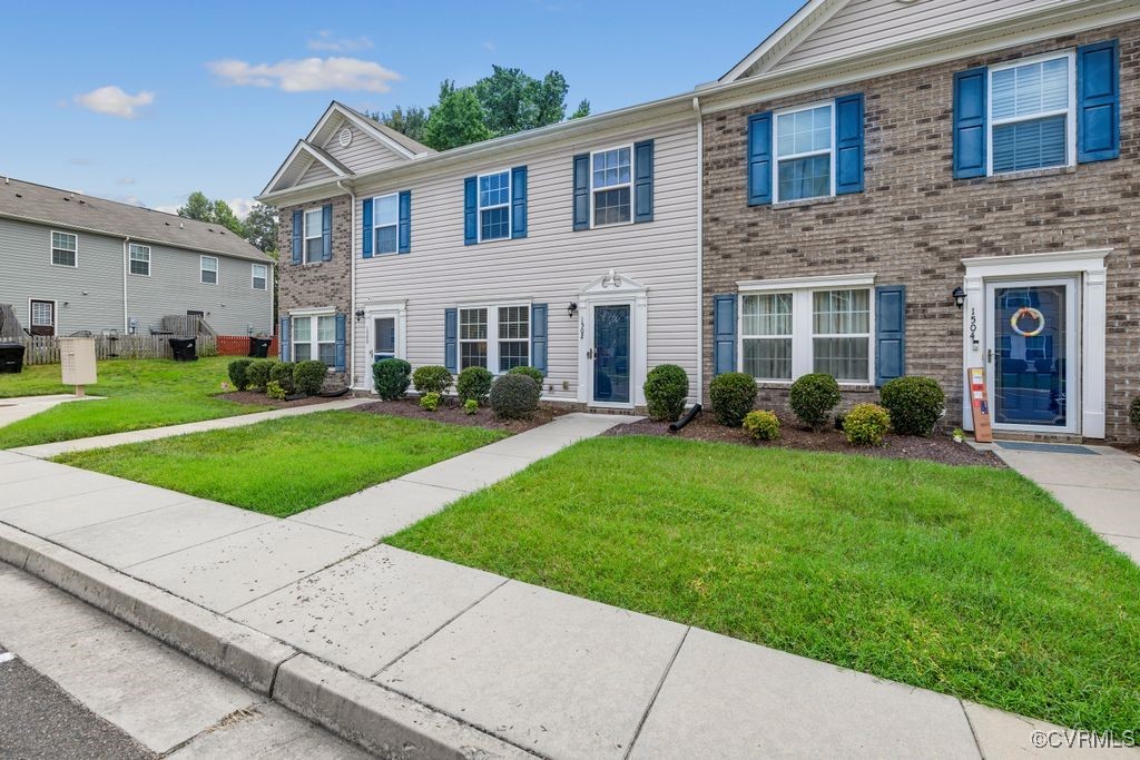 1502 Stonewall Manor Dr