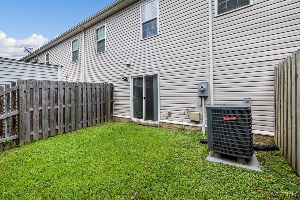 1502 Stonewall Manor Dr