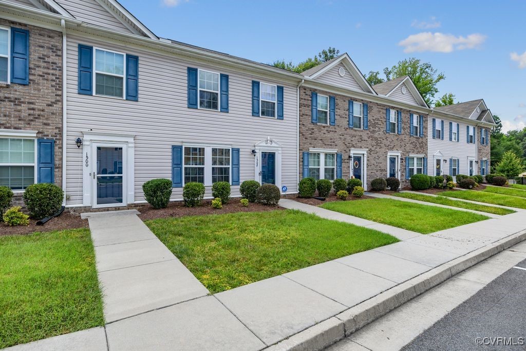 1502 Stonewall Manor Dr