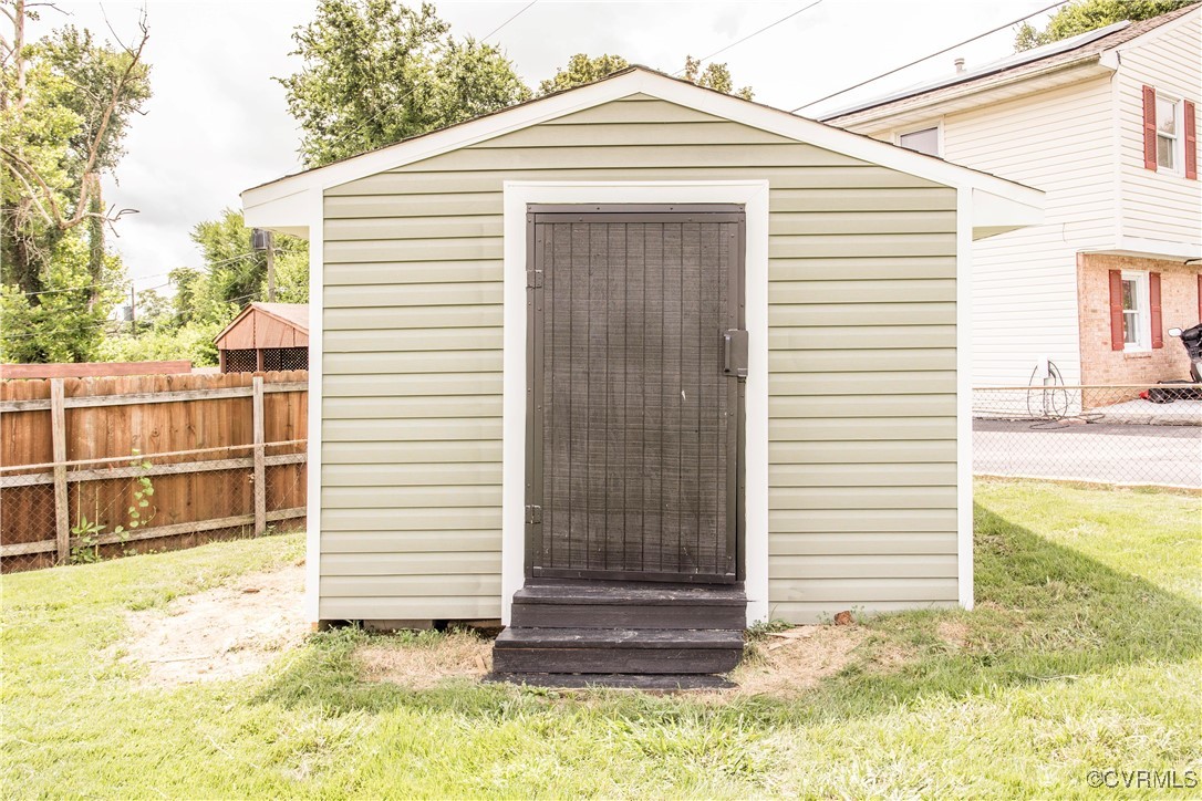 4515 Winterbourne Dr