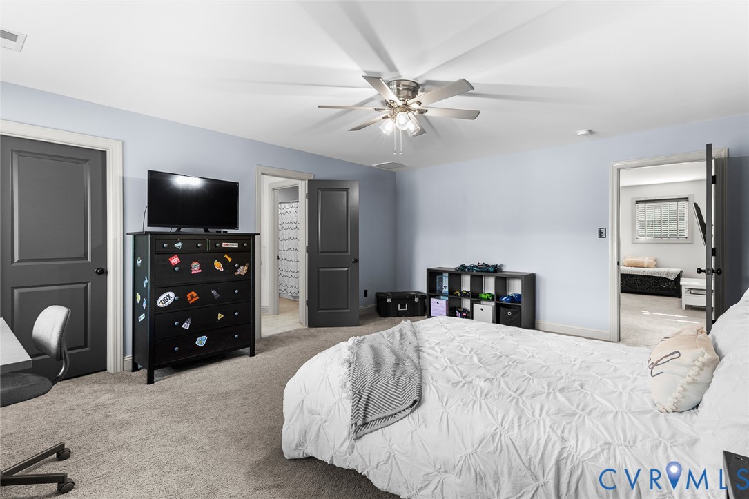 4439 Lake Summer Ct