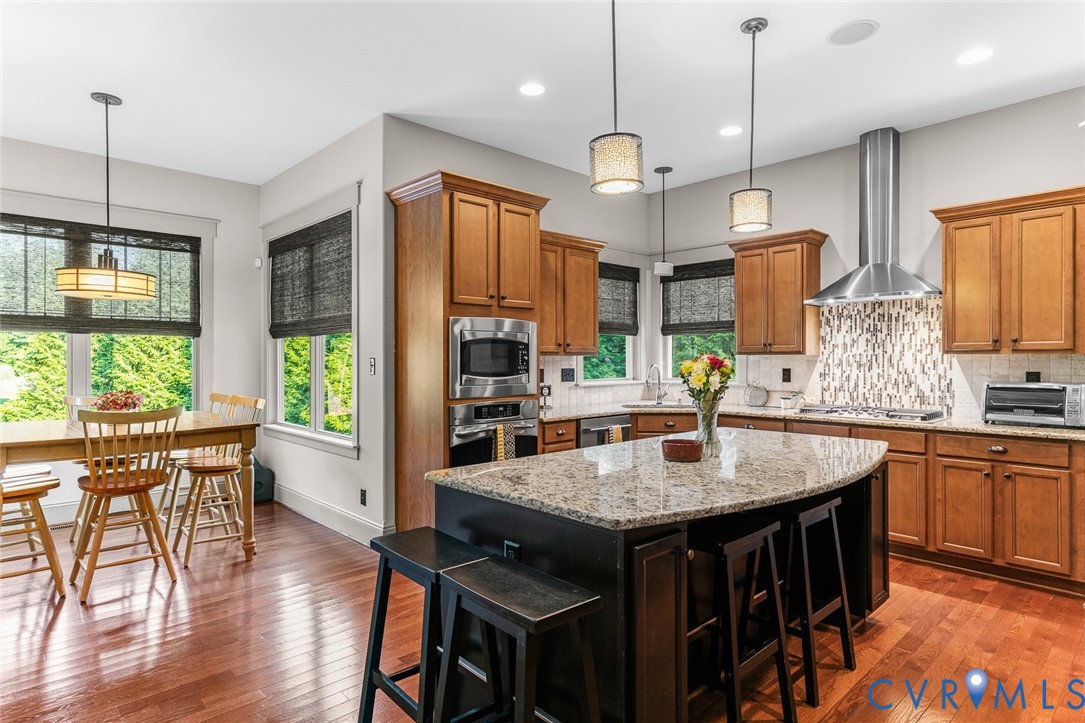 4439 Lake Summer Ct