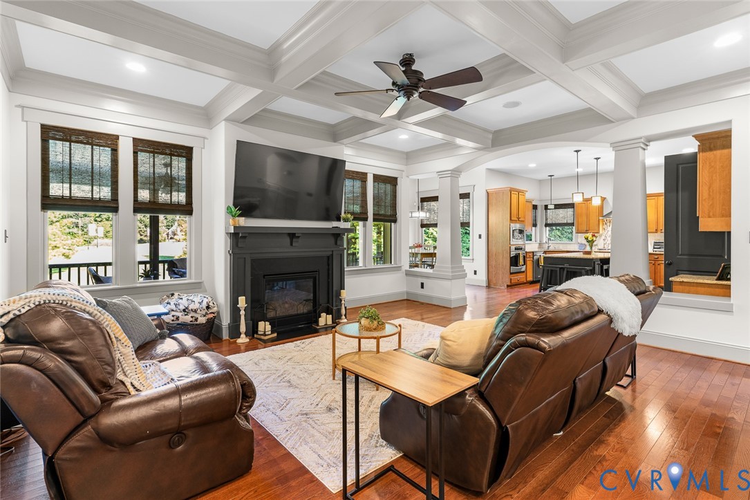 4439 Lake Summer Ct