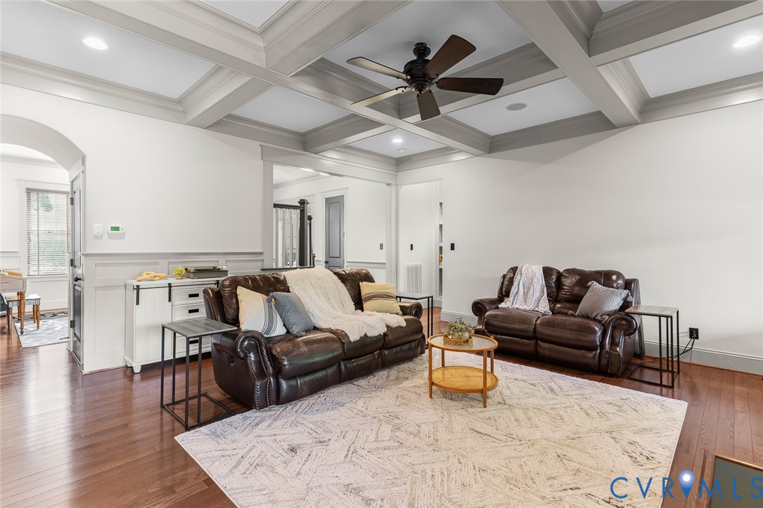 4439 Lake Summer Ct