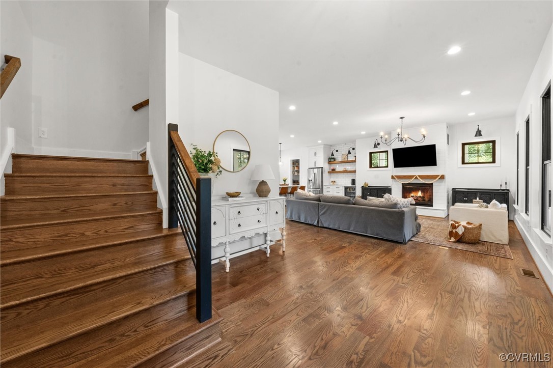 311 Berwickshire Dr