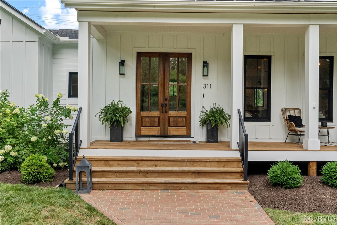 311 Berwickshire Dr
