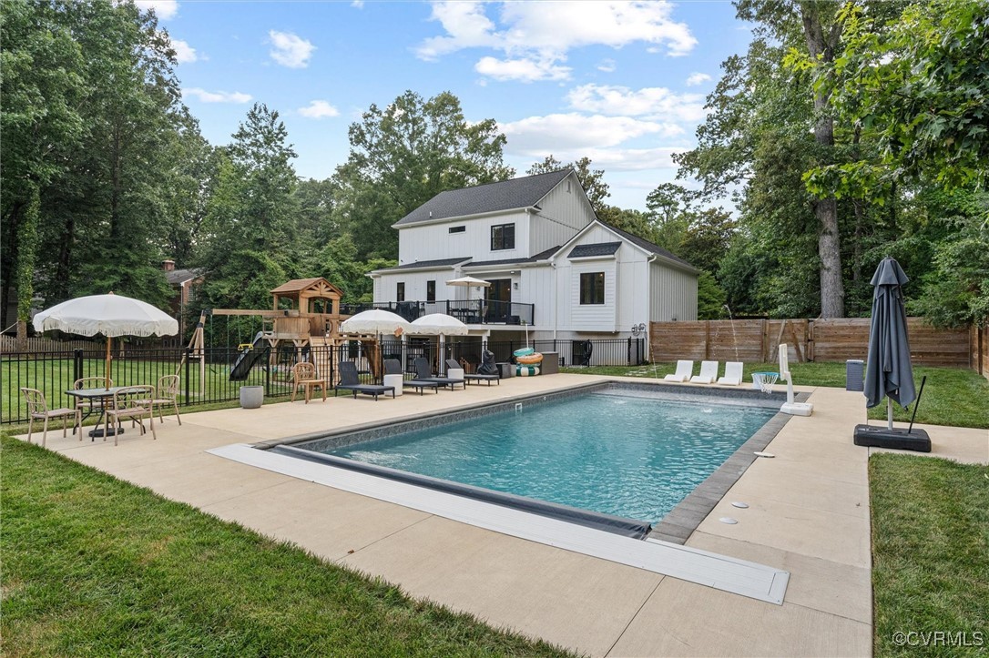 311 Berwickshire Dr