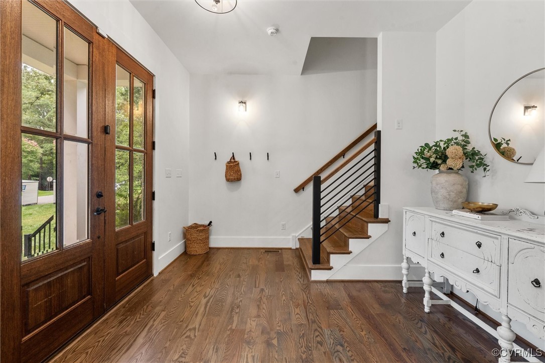 311 Berwickshire Dr