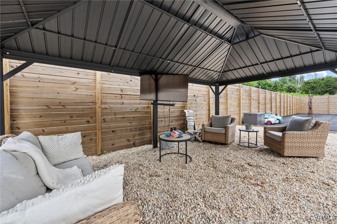 311 Berwickshire Dr