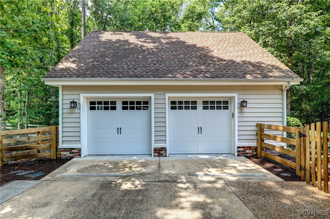 10306 Windbluff Dr