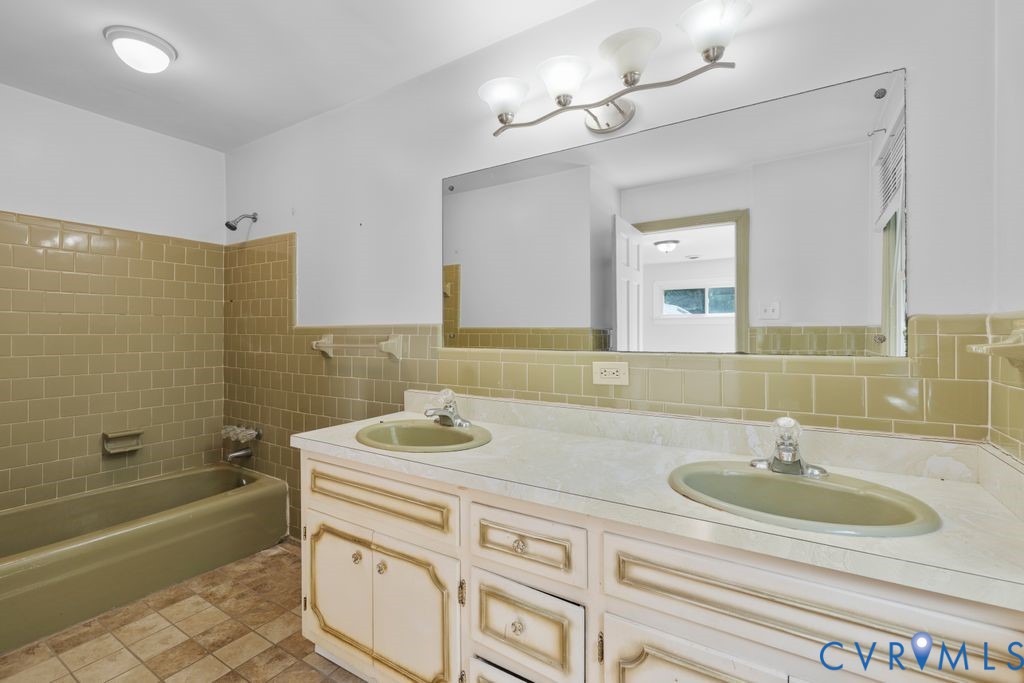 16064 Binns Rd