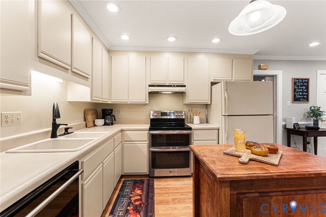 8100 Elmart Ct