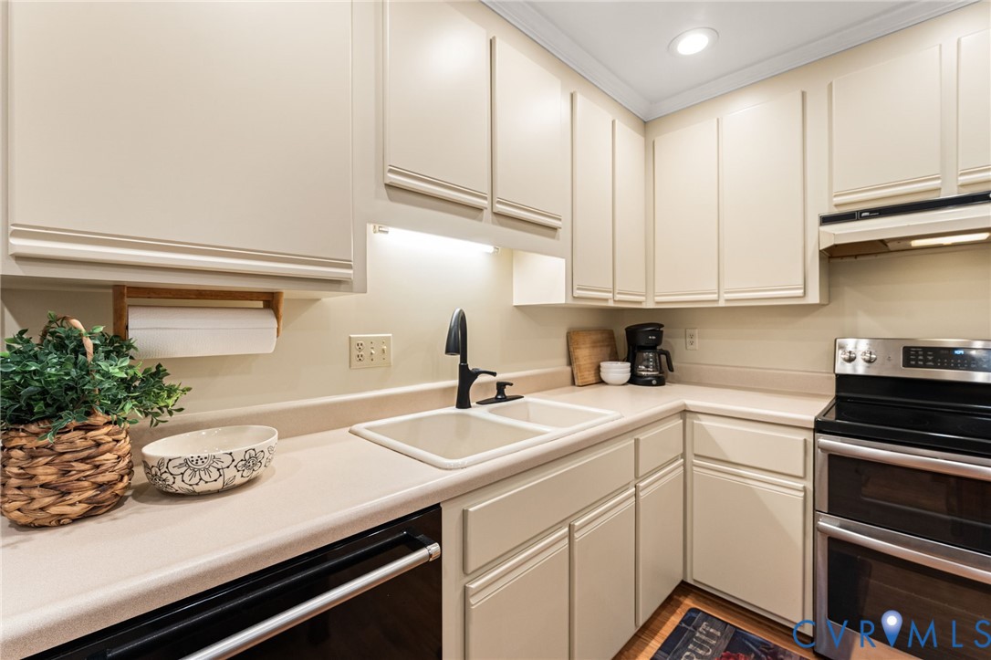 8100 Elmart Ct