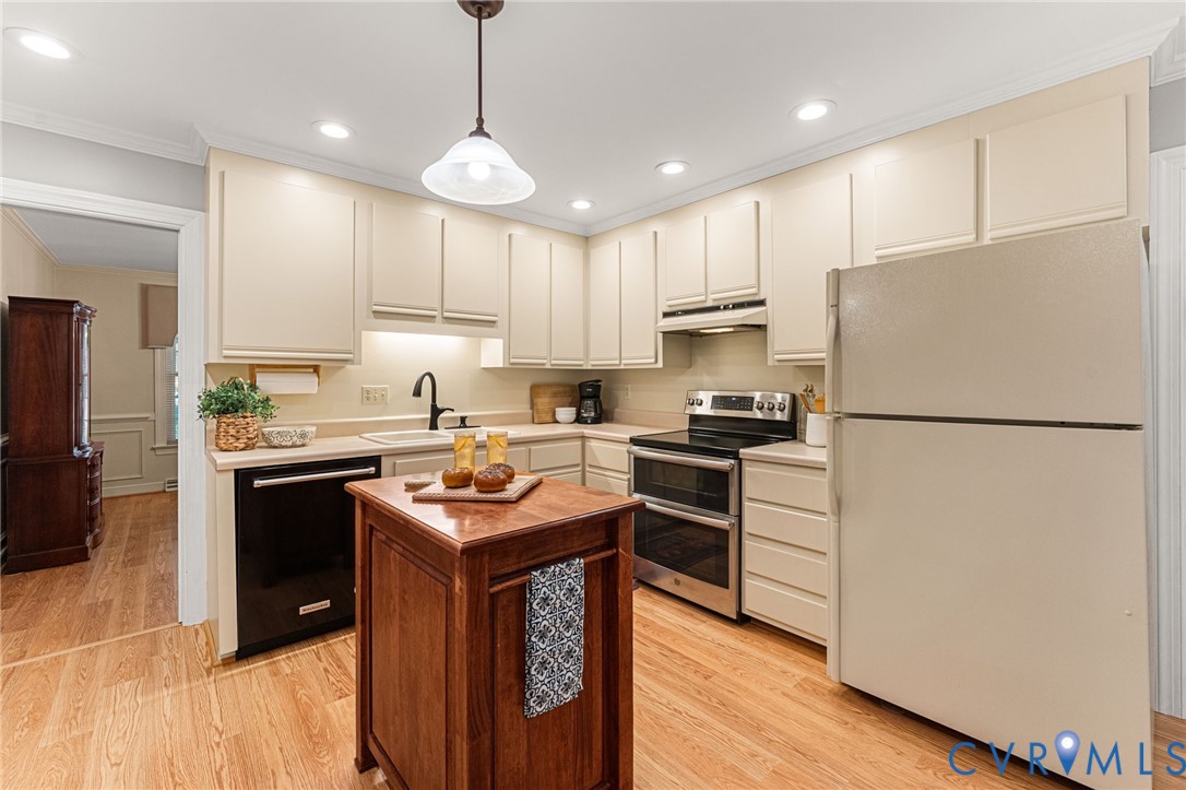 8100 Elmart Ct