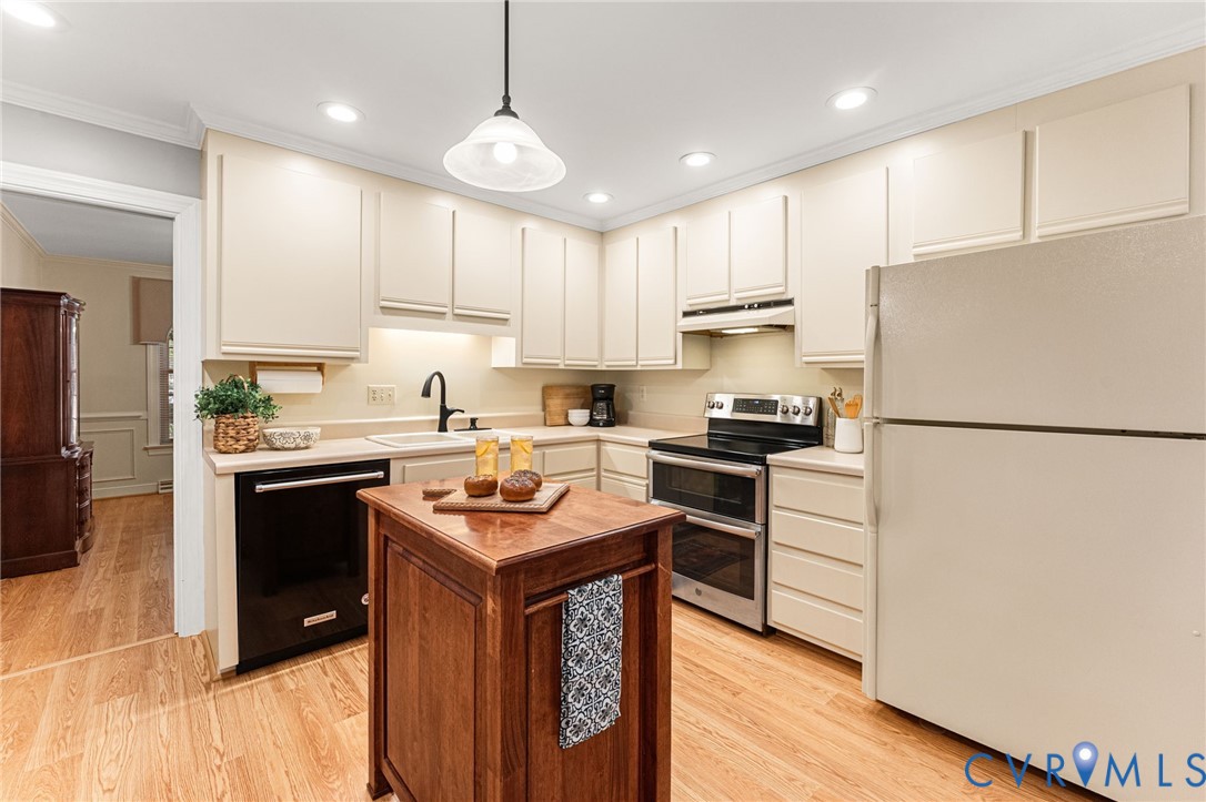 8100 Elmart Ct