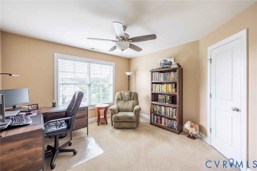 8213 Longlands Ct