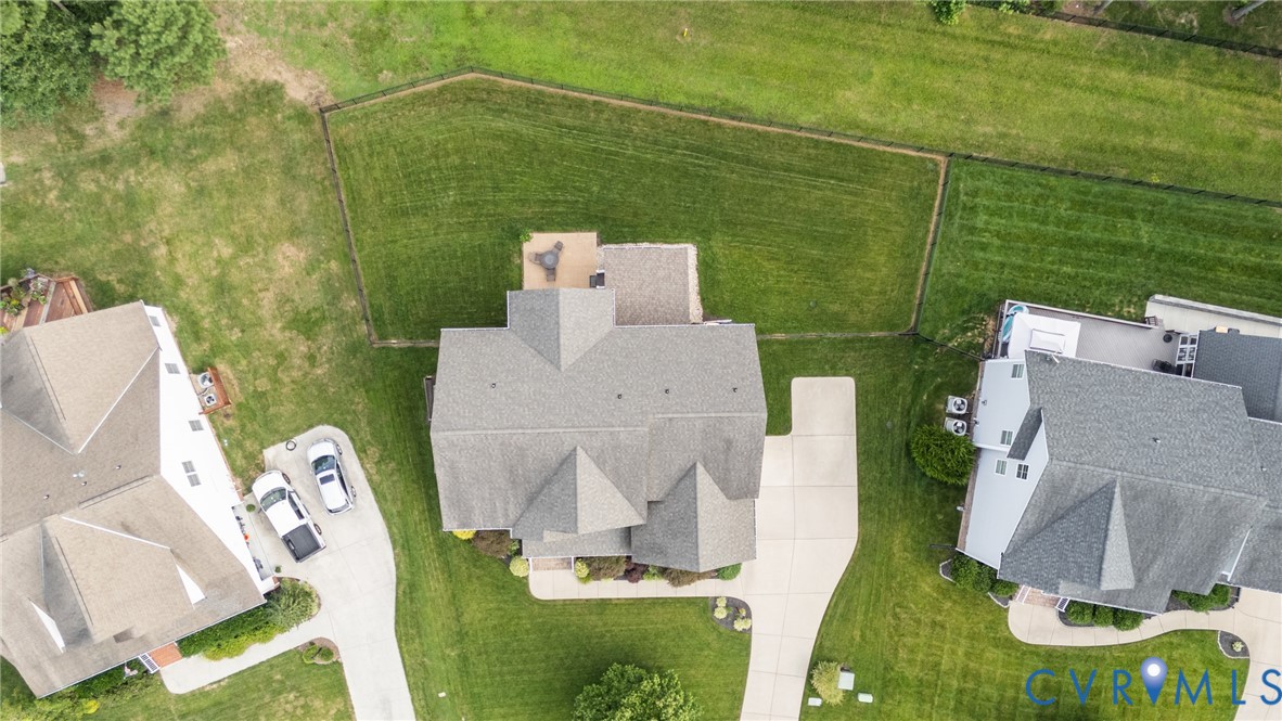 8213 Longlands Ct