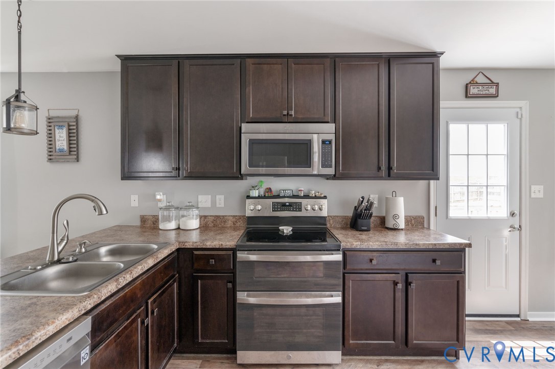 11907 Tadley Ct