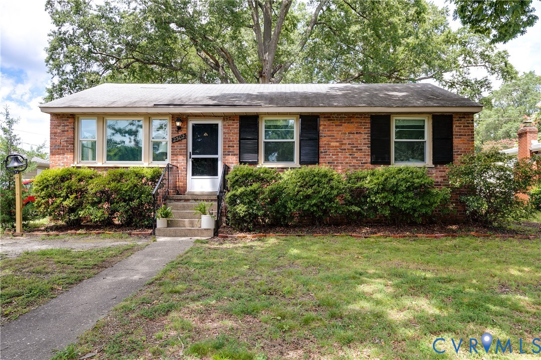 2302 Leah Rd