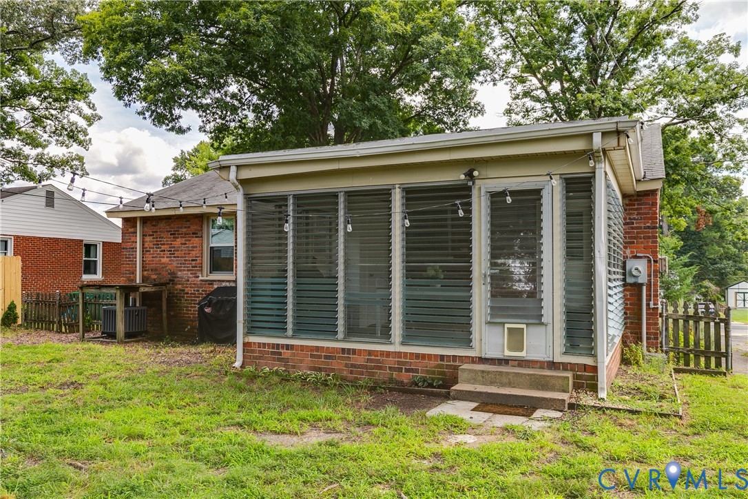2302 Leah Rd