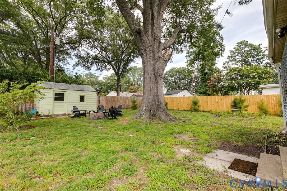 2302 Leah Rd