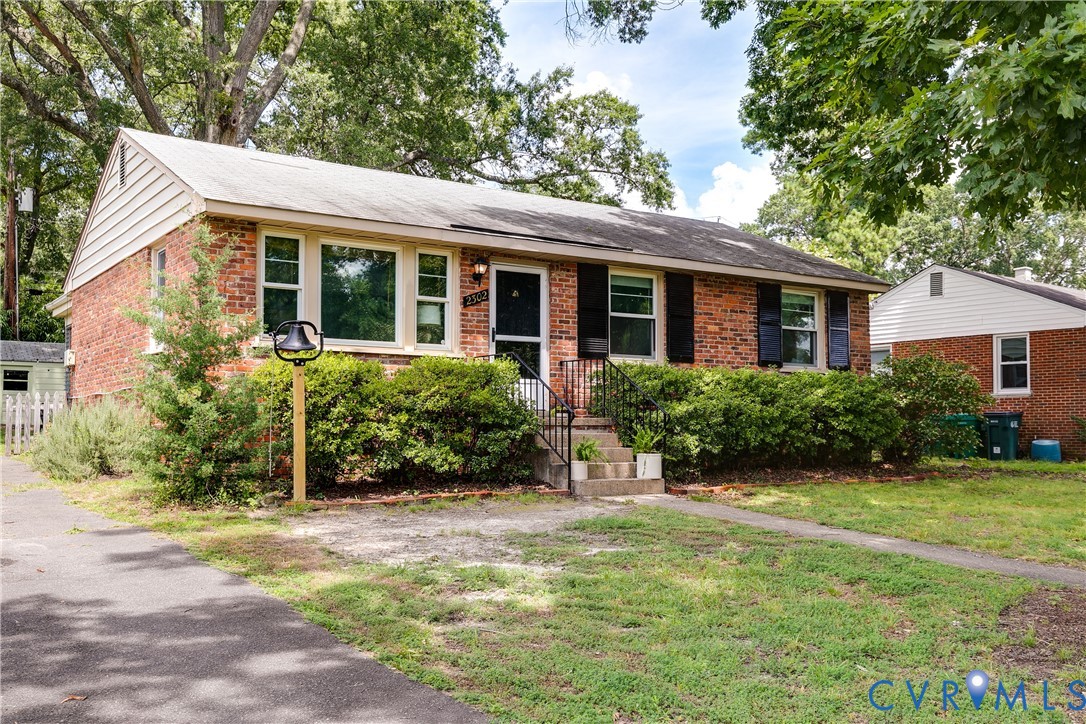 2302 Leah Rd