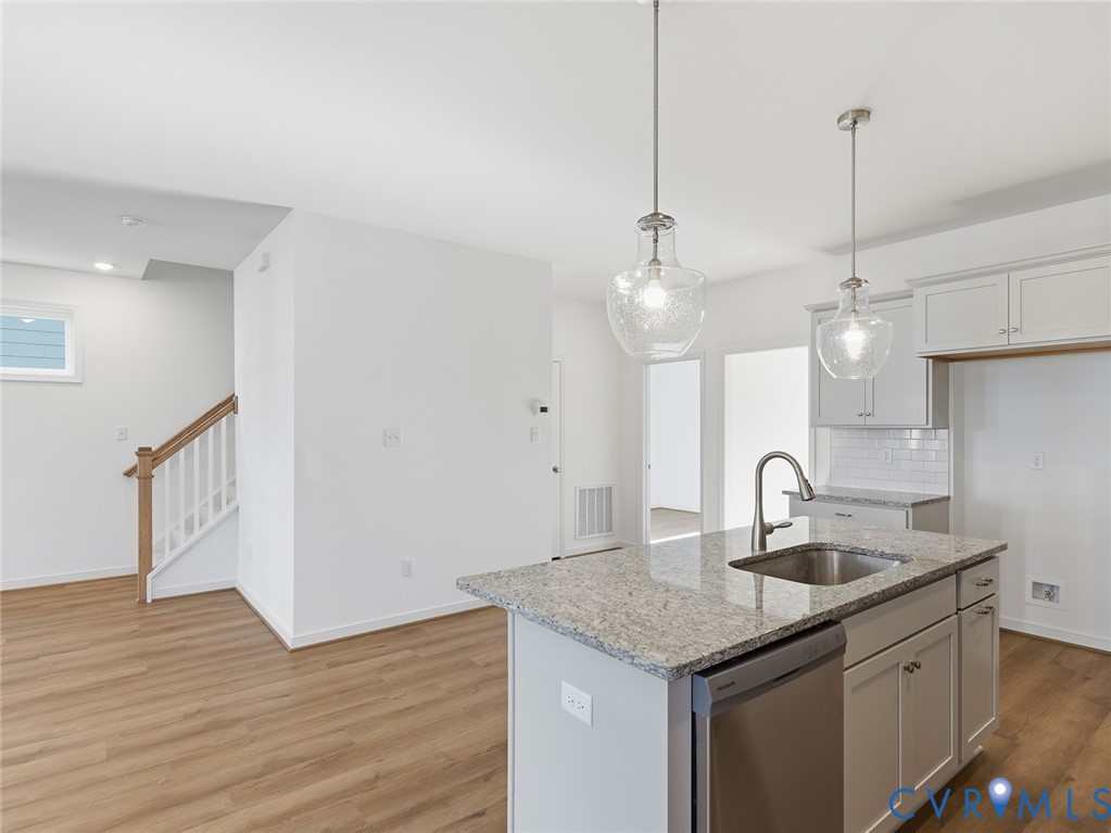 16206 Dogwood Tree Ct