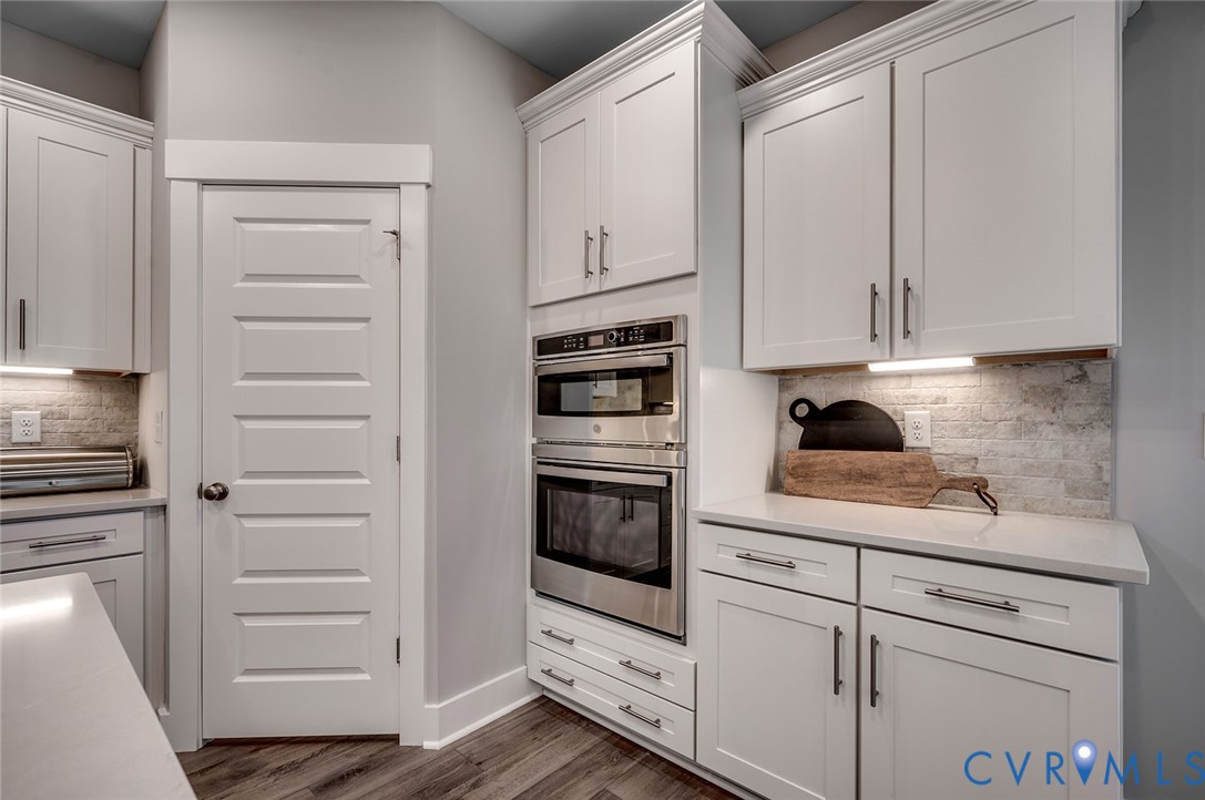 6860 Cove Creek Ter