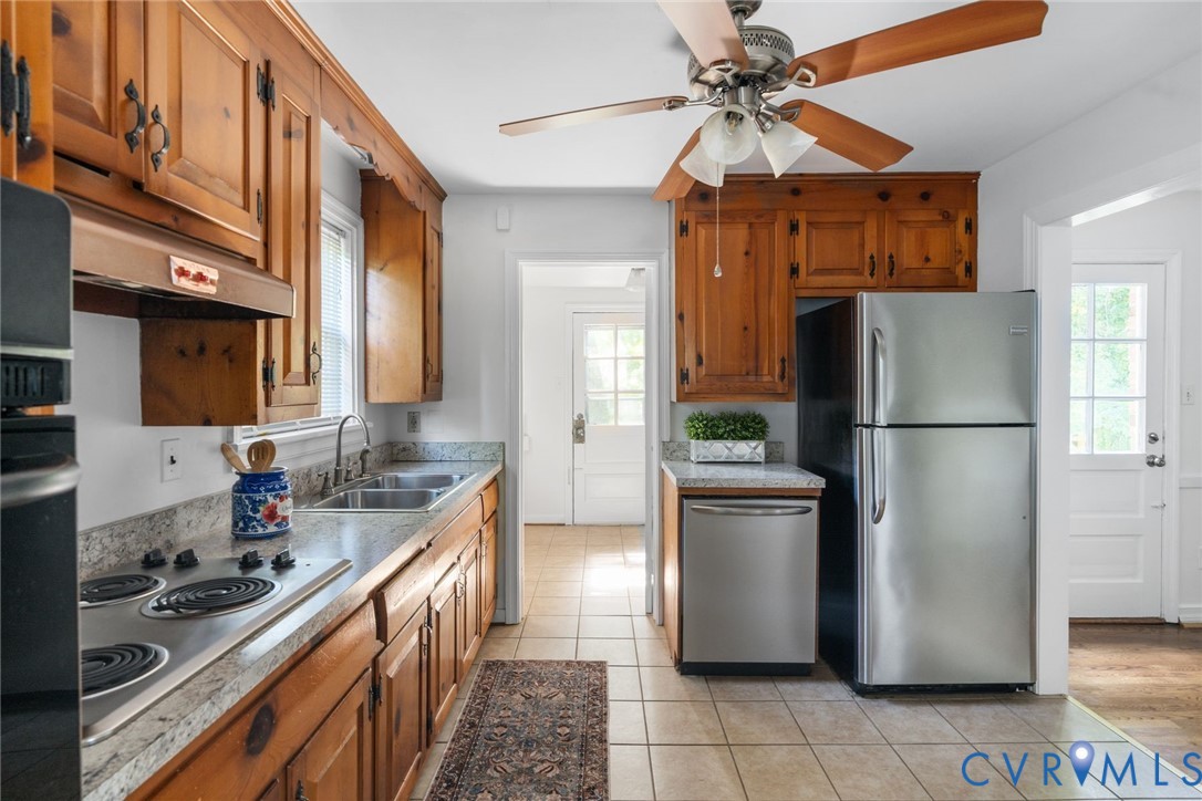 521 Willowtree Dr