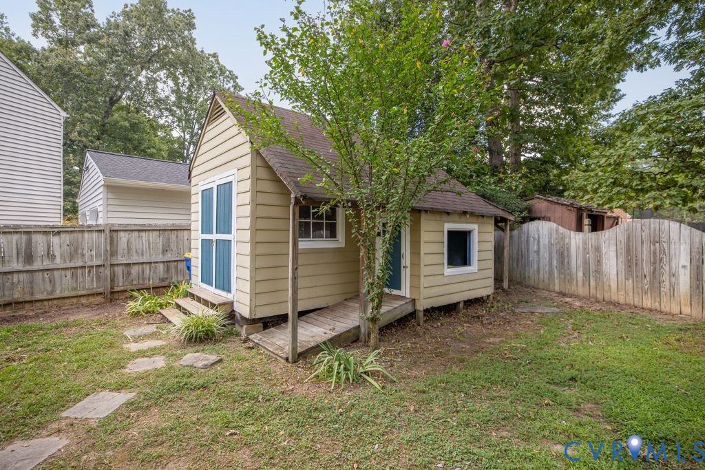 12200 McKenna Ct