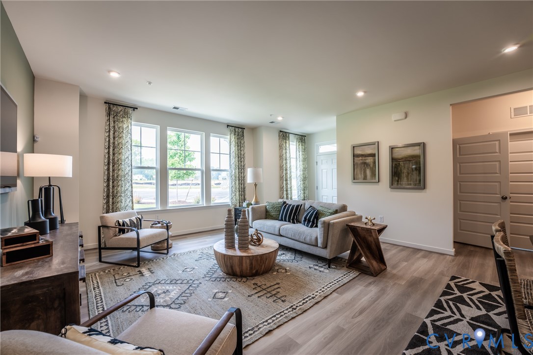 5309 Twisting Vine Ln Unit#101