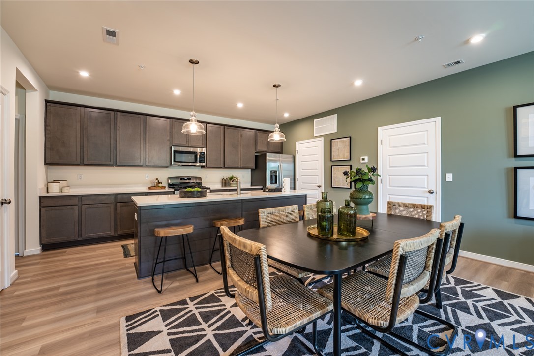 5309 Twisting Vine Ln Unit#101