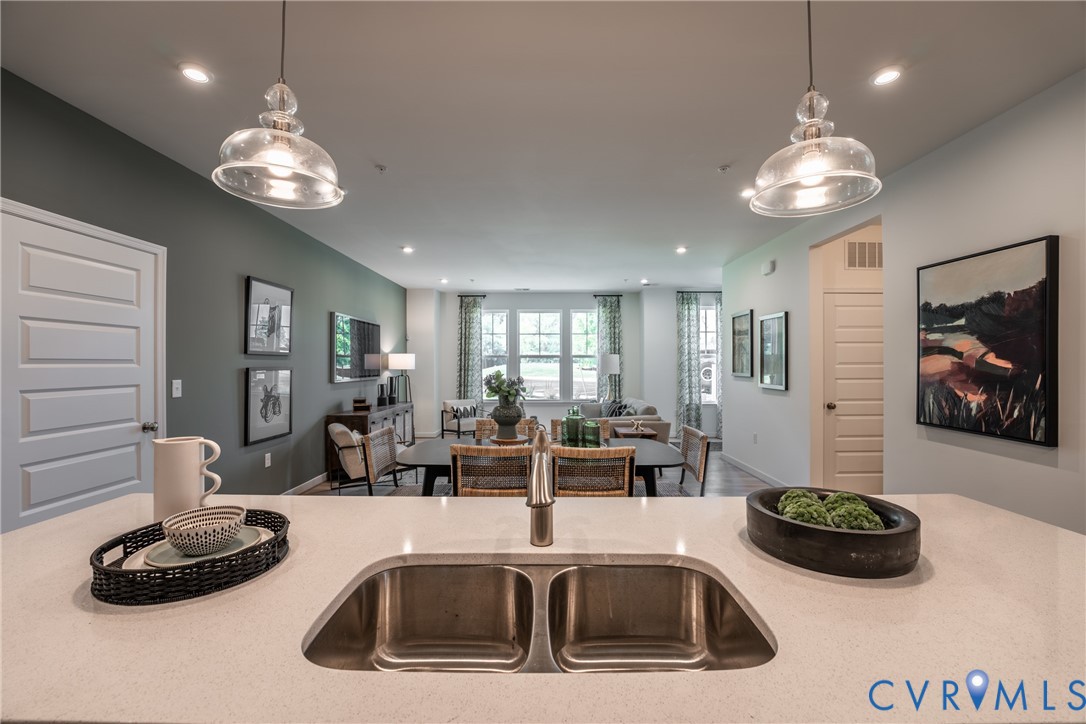 5309 Twisting Vine Ln Unit#101