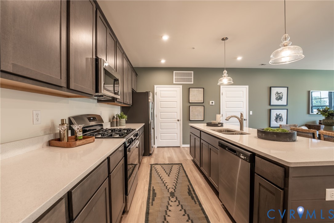5309 Twisting Vine Ln Unit#101
