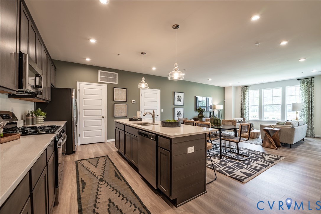5309 Twisting Vine Ln Unit#101