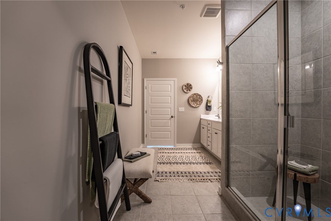 5309 Twisting Vine Ln Unit#101