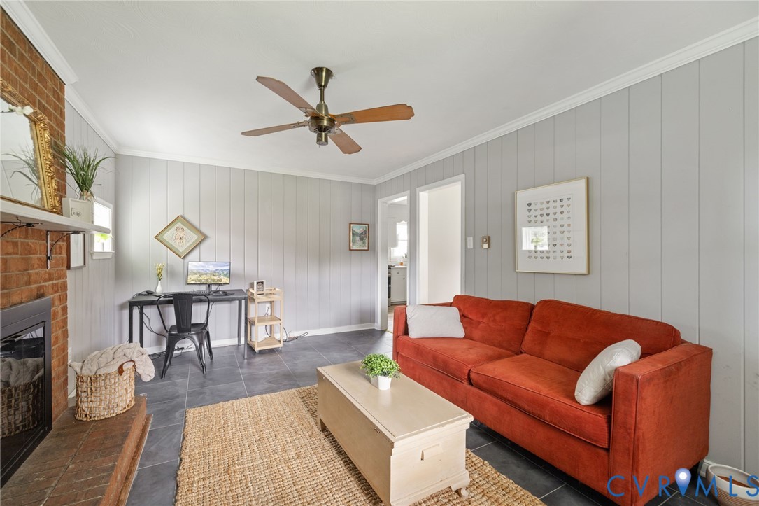 308 Woodview Dr