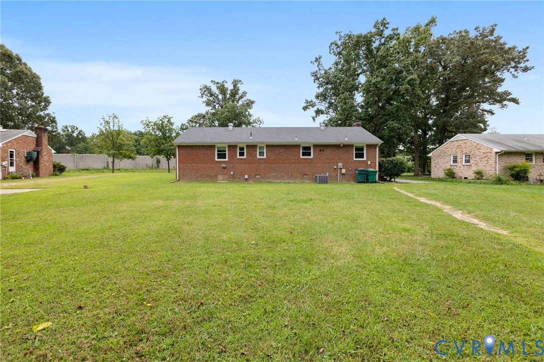 308 Woodview Dr