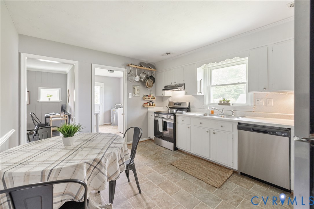 308 Woodview Dr
