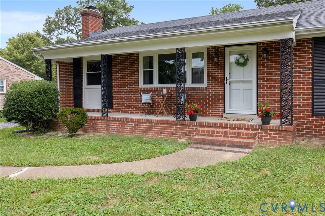 308 Woodview Dr