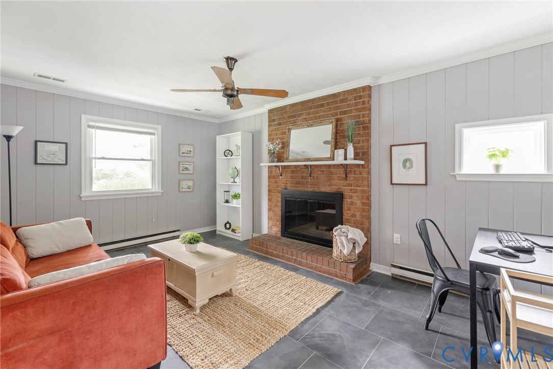 308 Woodview Dr