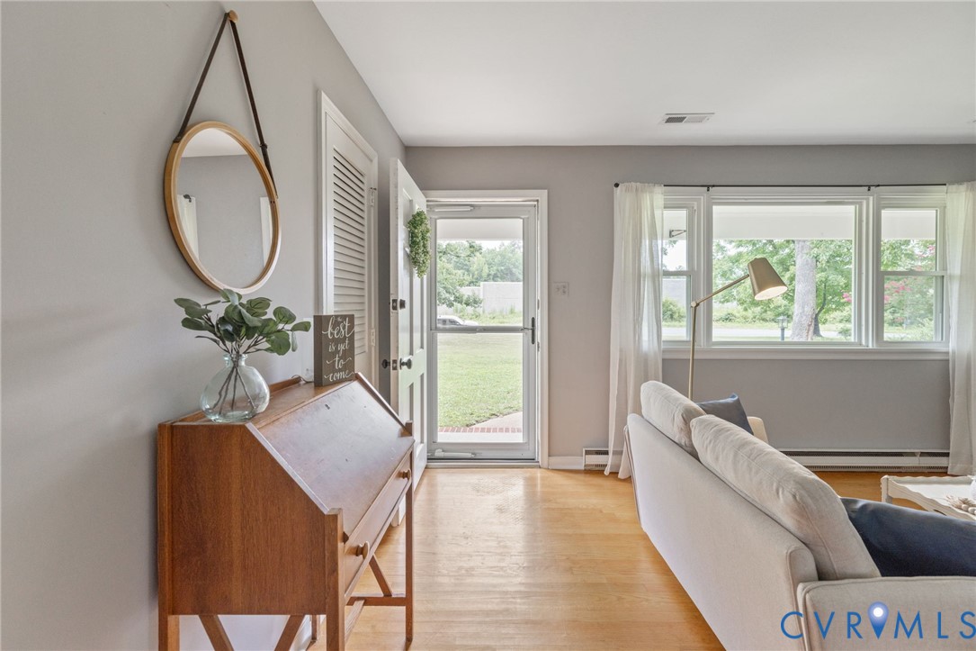 308 Woodview Dr