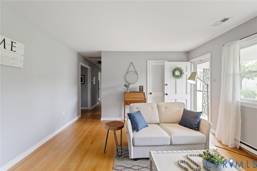308 Woodview Dr